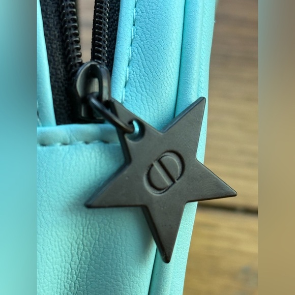 Dior Travel Pouch Set – Pink & Blue Cosmetic Bags + Silver “D” Charm – Authentic - Picture 9 of 14